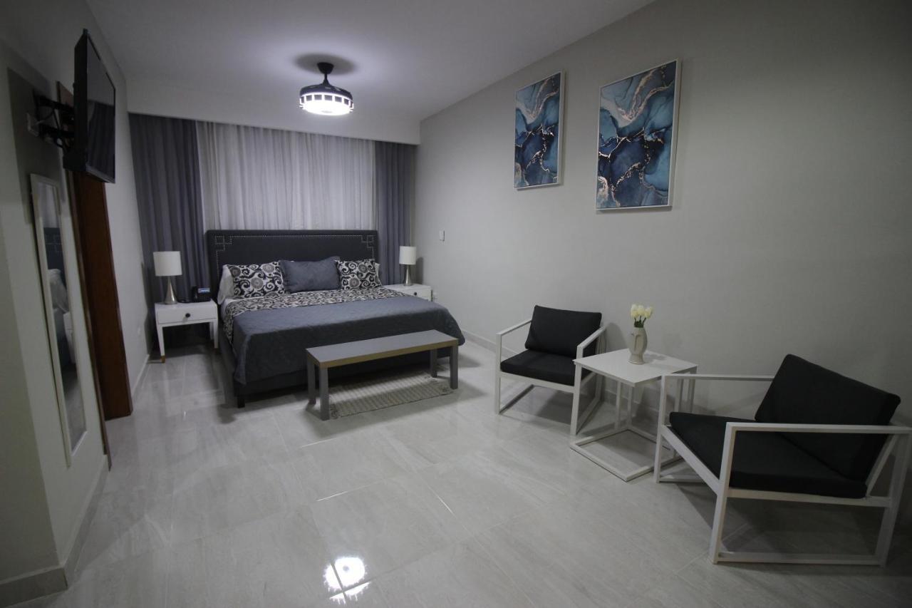 Hotel Monarca Higuey Exterior photo