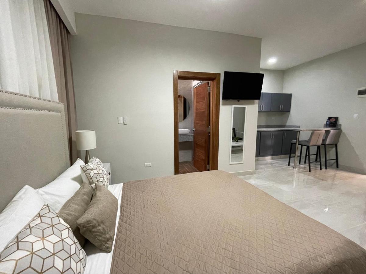 Hotel Monarca Higuey Exterior photo