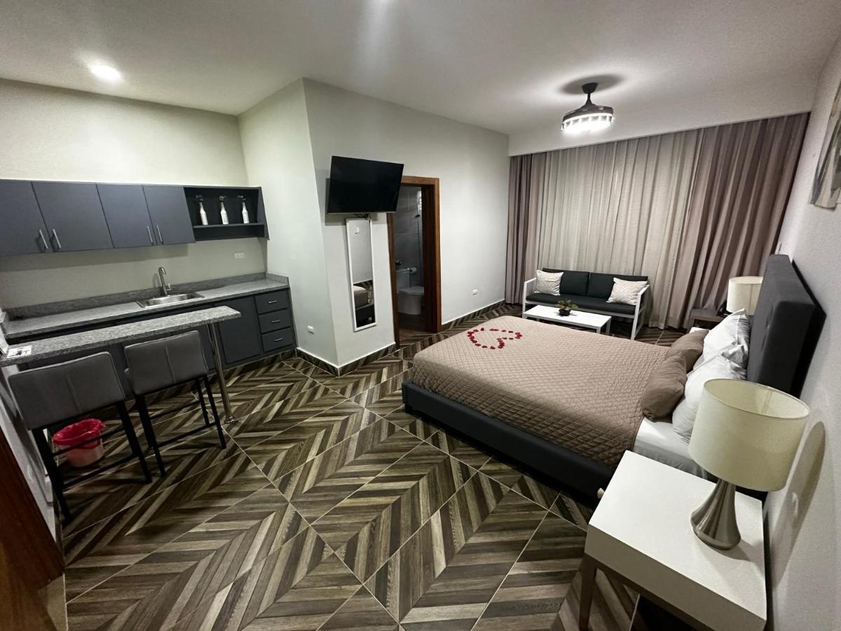 Hotel Monarca Higuey Exterior photo