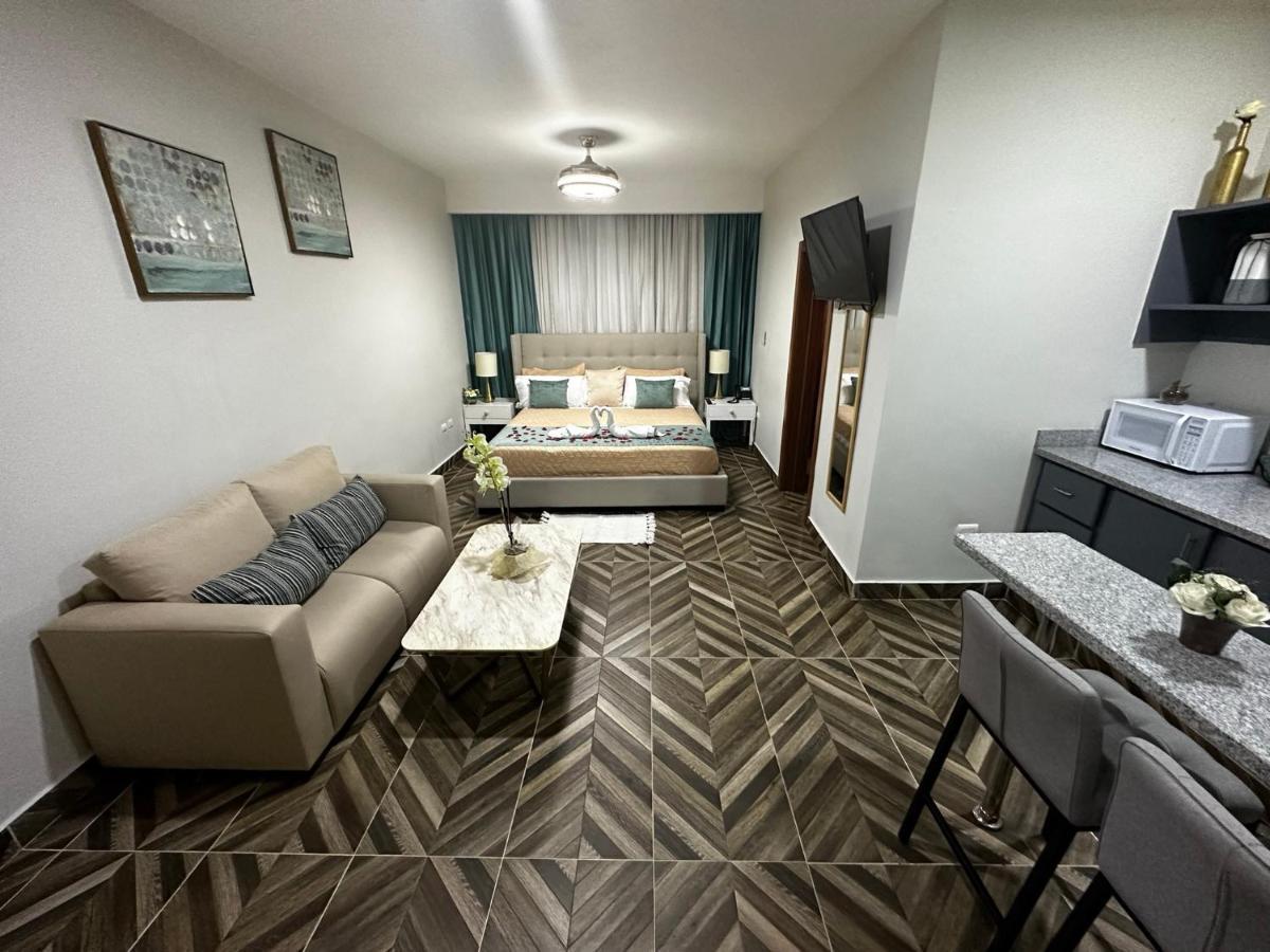 Hotel Monarca Higuey Exterior photo